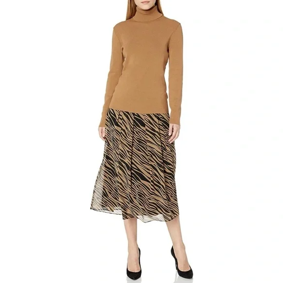 Anne Klein Long Pleated Skirt - Picture 2 of 3